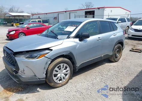 2023 Toyota Corolla Cross L z USA, uszkodzony, nr VIN 7MUAAAAG3PV056384